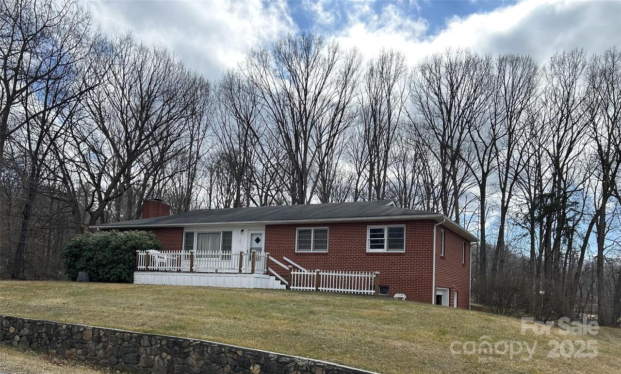 188 Viewmont Dr., Canton, NC 28716