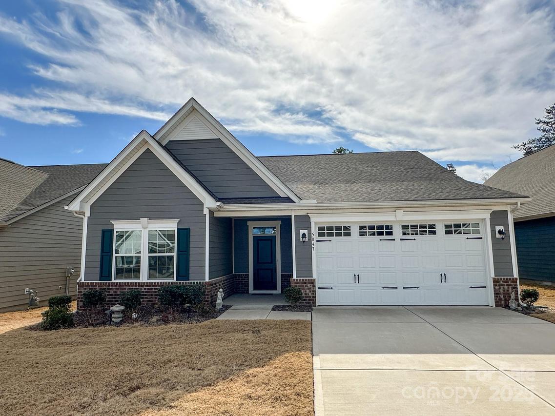 5047 Summer Surprise Ln., Charlotte, NC 28215