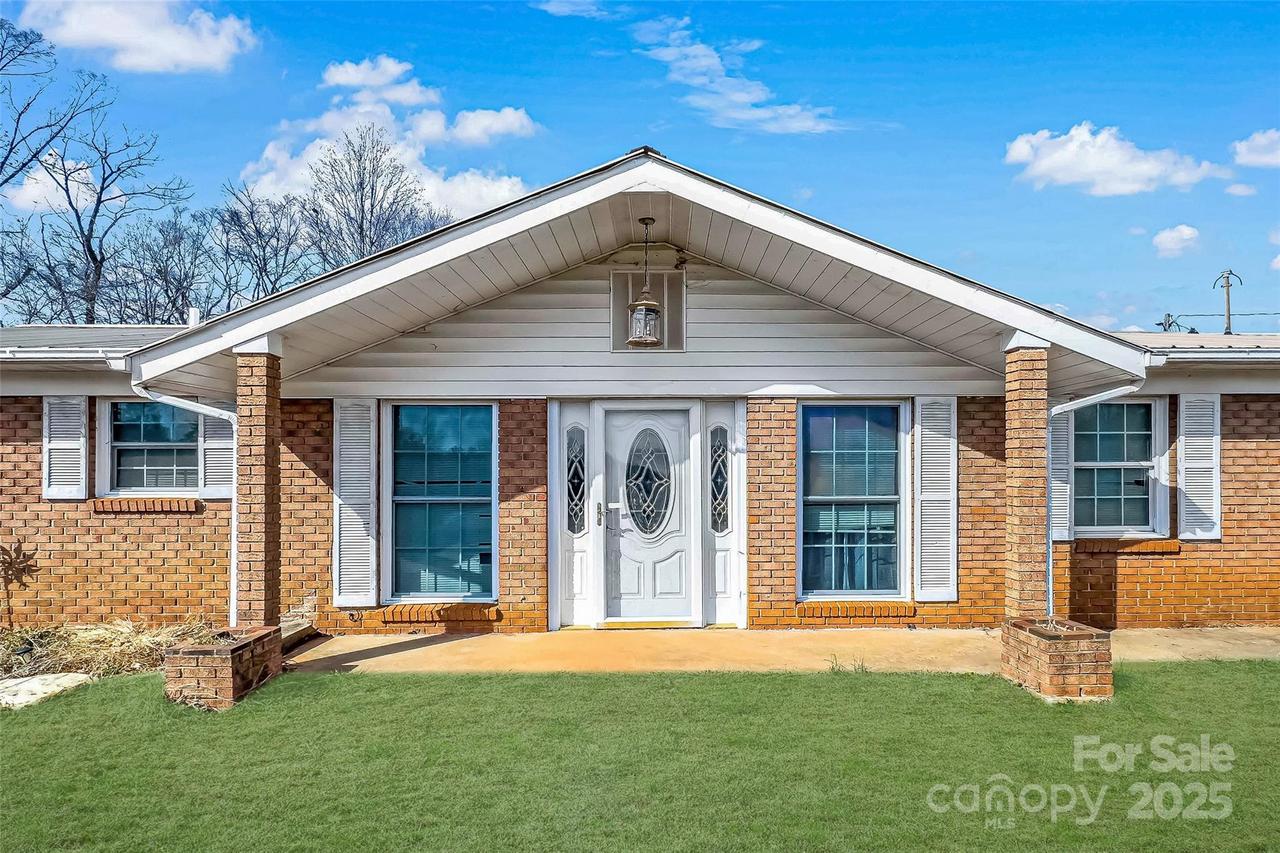 235 Cherokee Way #2, Marion, NC 28752