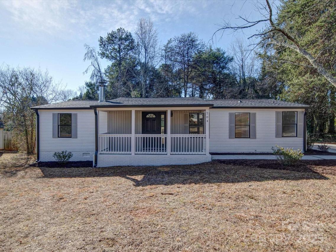 204 Regency Rd., Mooresville, NC 28117