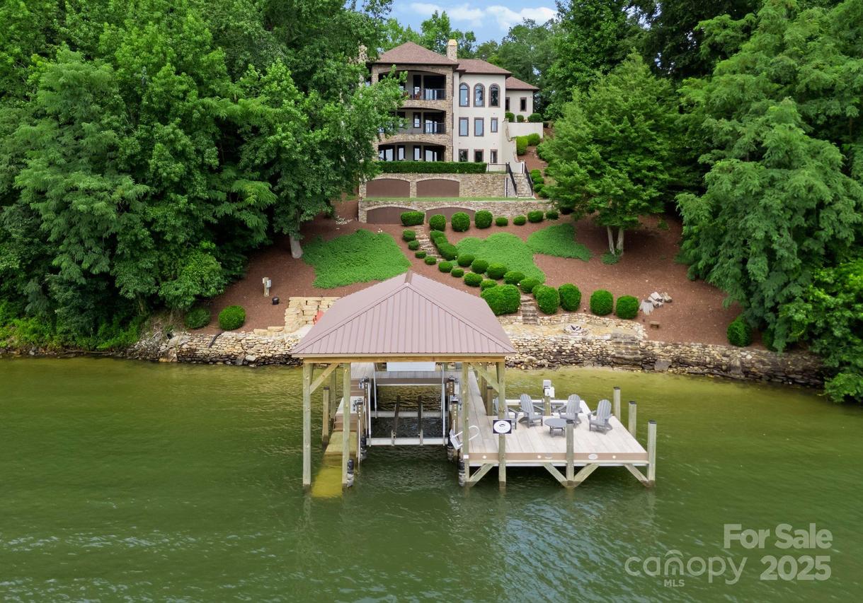 296 Windemere Isle Rd., Statesville, NC 28677