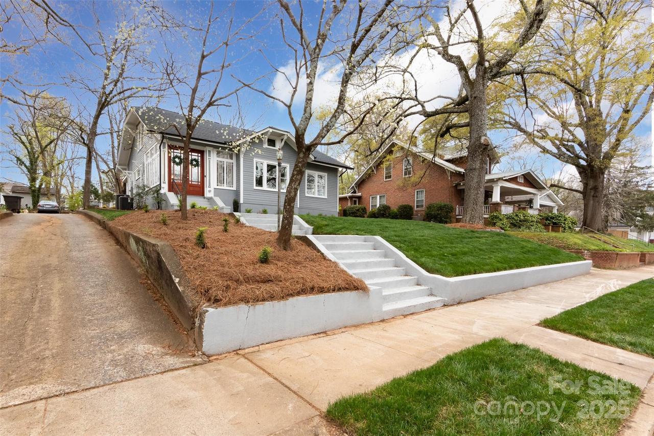 423 W Bell St., Statesville, NC 28677