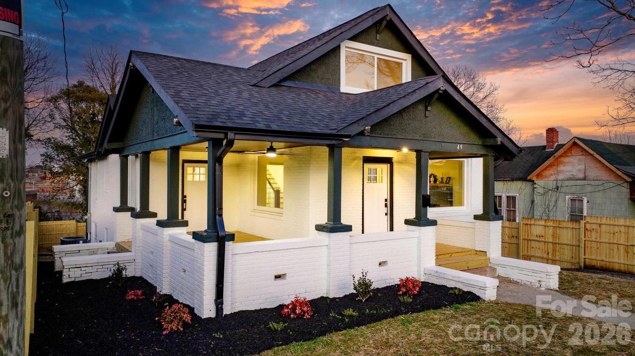 49 8th St., Hickory, NC 28602