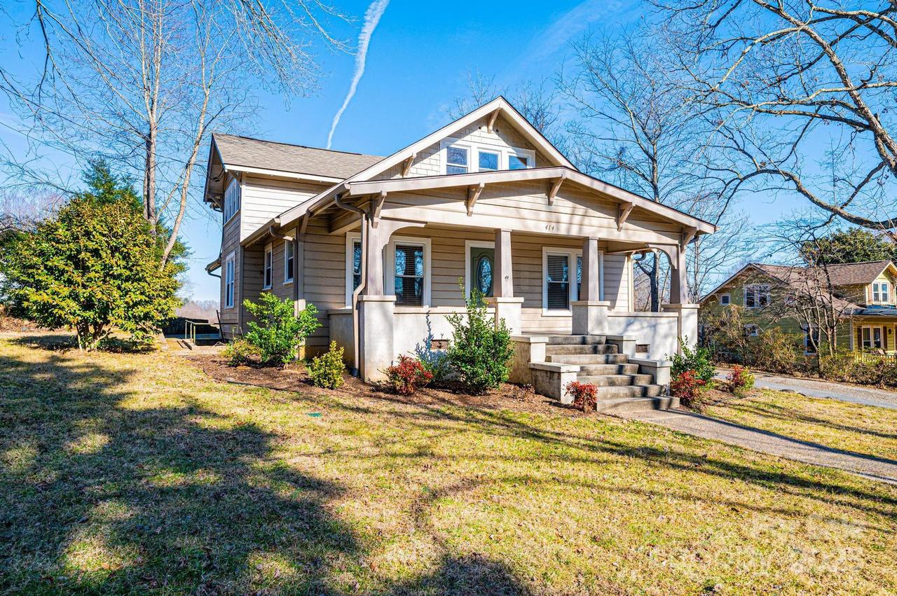 414 Woodsway Ln., Lenoir, NC 28645