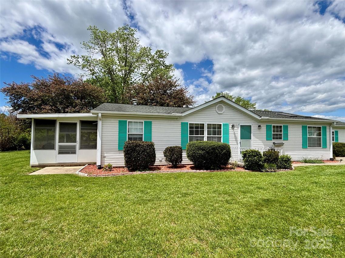 236 Riverwind Dr., Hendersonville, NC 28739