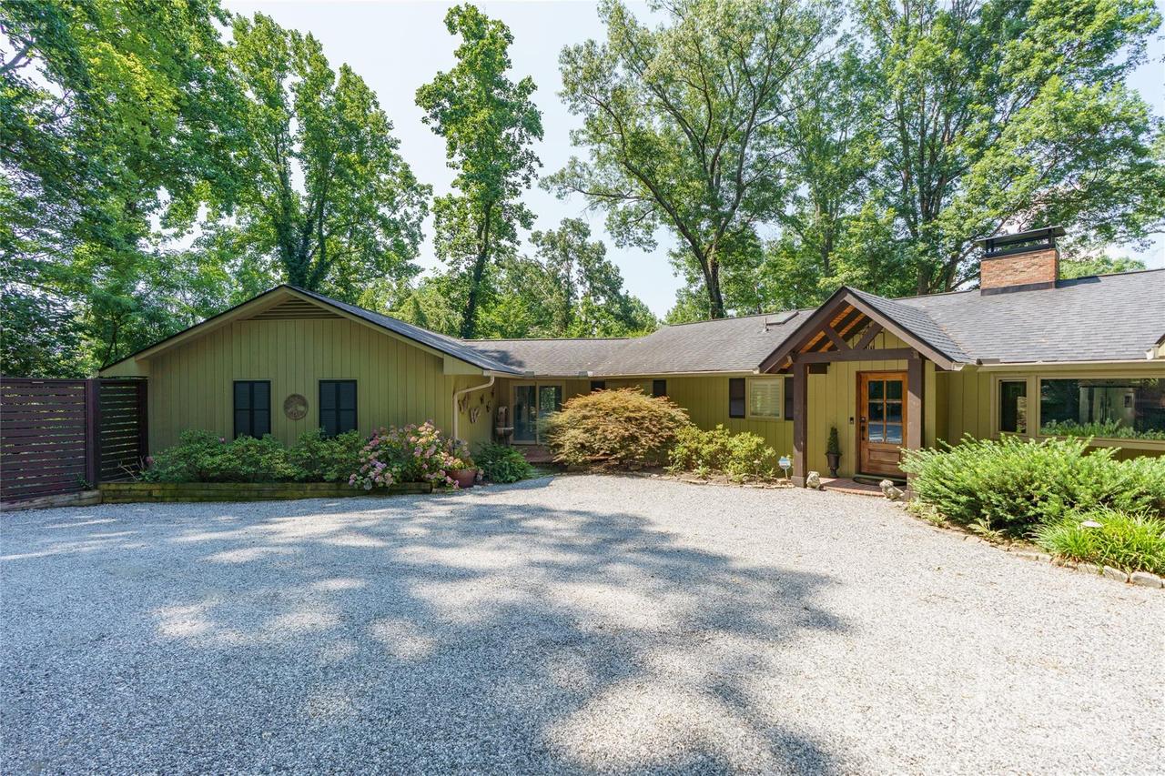 100 Stone Circle Dr., Tryon, NC 28782