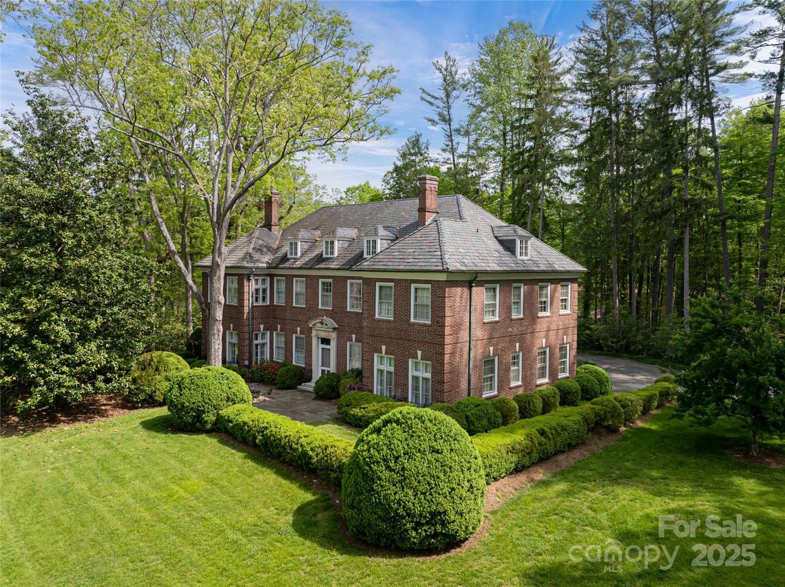 407 Vanderbilt Rd., Asheville, NC 28803