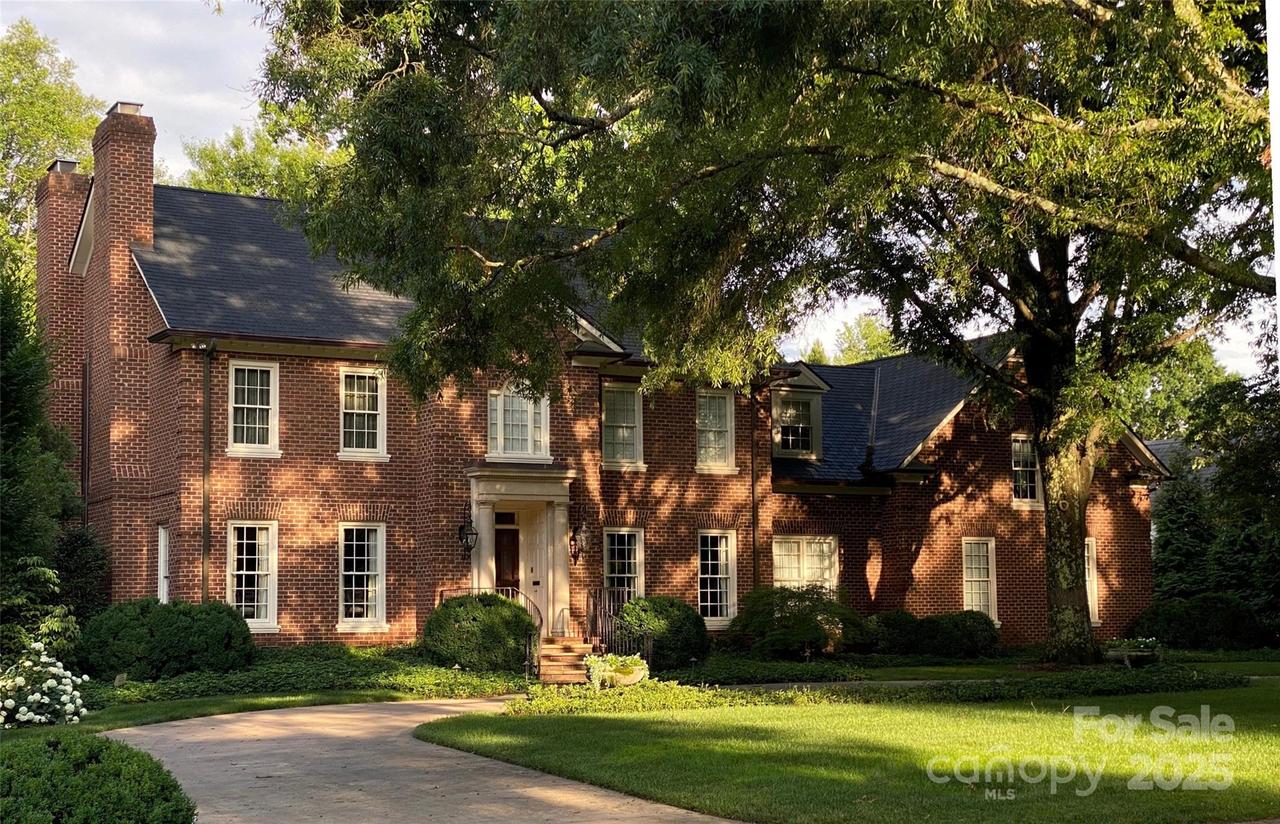 641 Museum Dr., Charlotte, NC 28207
