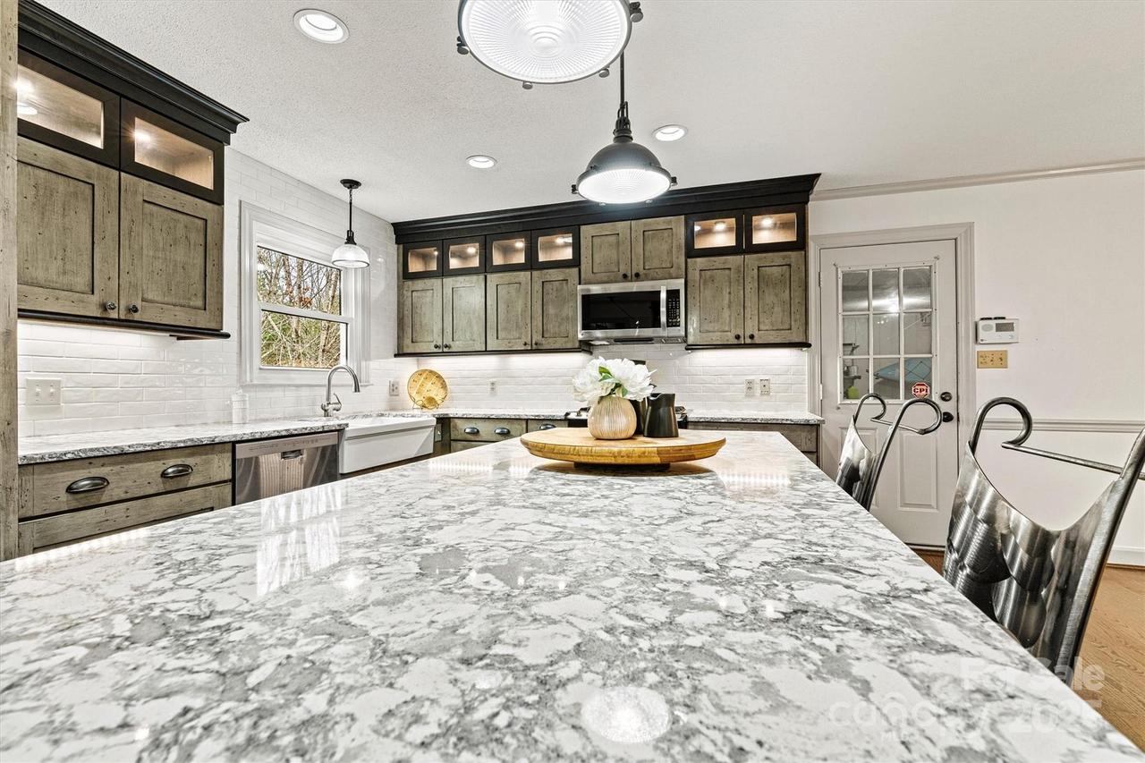 4096 Fairview Dr., Maiden, NC 28650
