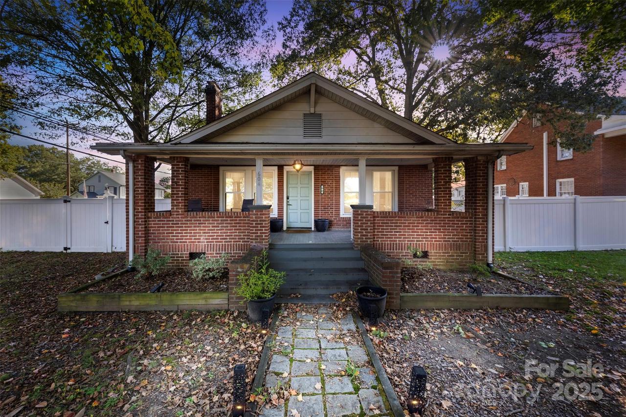 604 Pearl Ave., Kannapolis, NC 28083