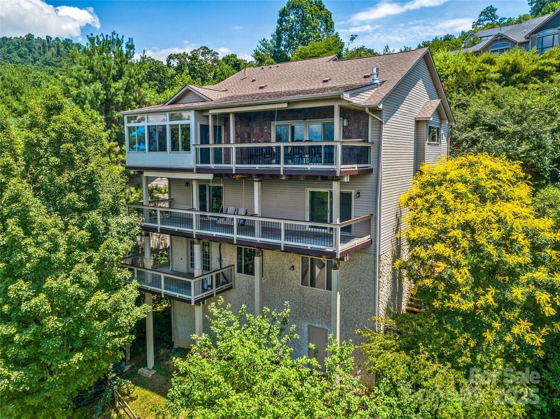 86 Distant View Dr., Asheville, NC 28803