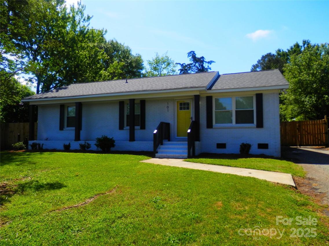 101 Colony Acres Dr., Charlotte, NC 28217