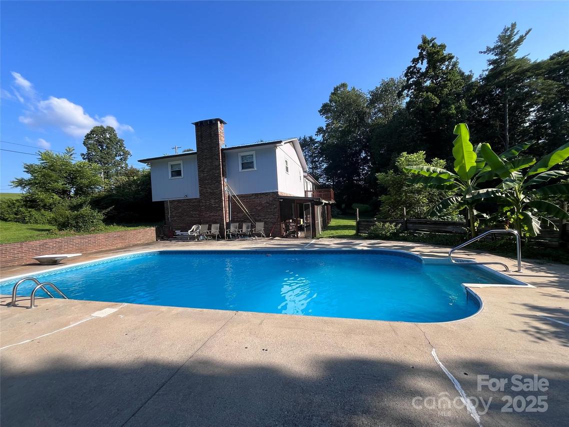 1614 Brown Orchard Dr., Morganton, NC 28655
