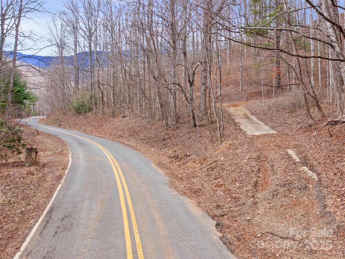 312 Shuford Creek Rd., Burnsville, NC 28714