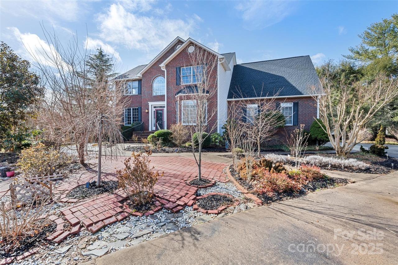 149 Southbrook Ln., Fletcher, NC 28732