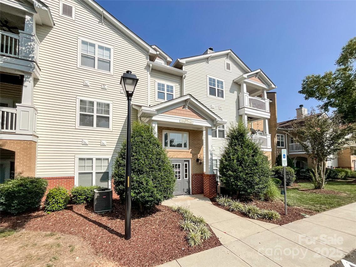 17137 Red Feather Dr., Charlotte, NC 28277