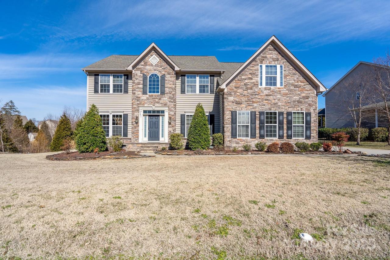 8471 Penton Pl., Harrisburg, NC 28075
