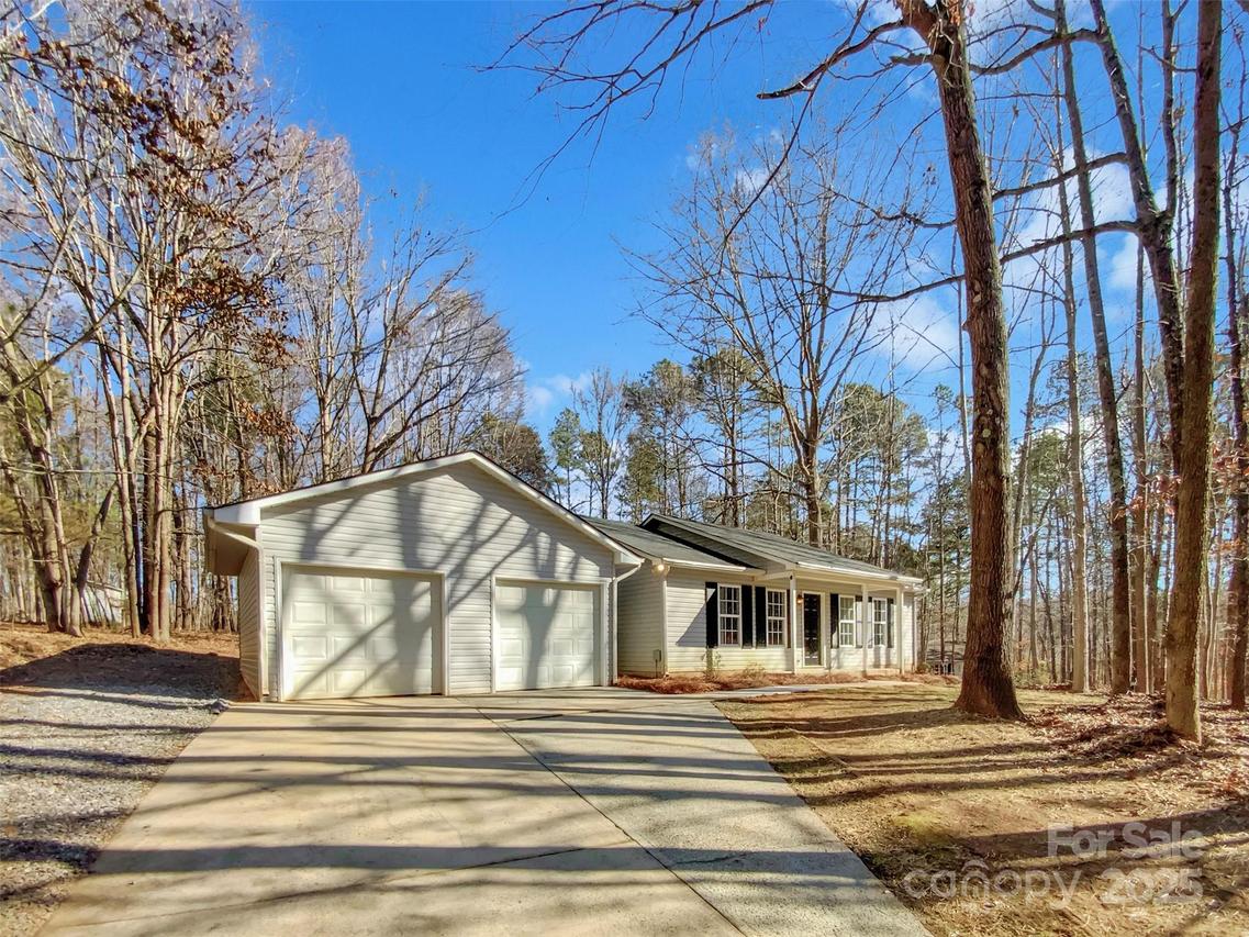 215 Creek View Rd., Mooresville, NC 28117