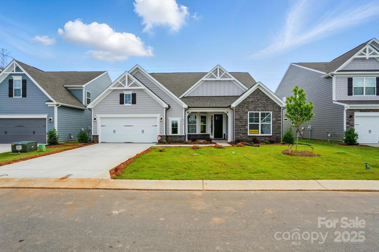 8716 Acadia Pkwy. #596, Sherrills Ford, NC 28673