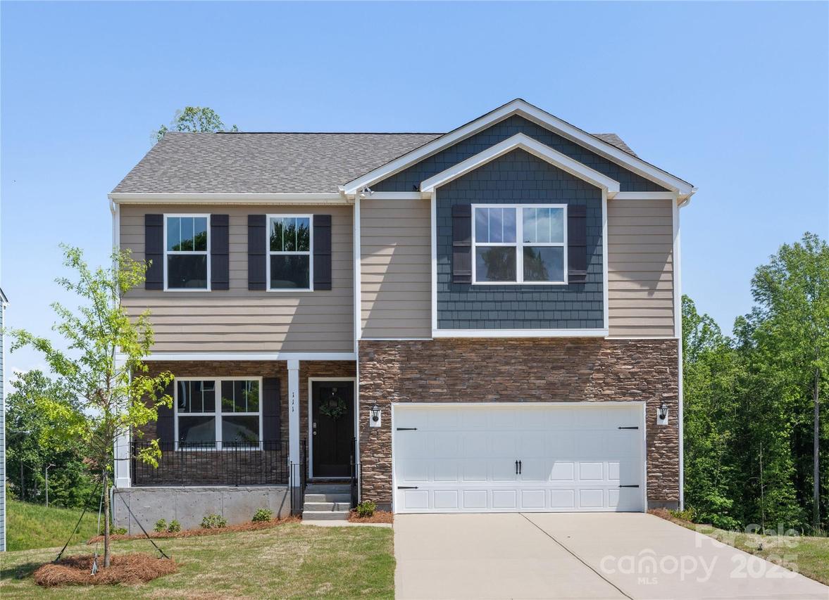 111 Rustling Waters Dr., Mooresville, NC 28117