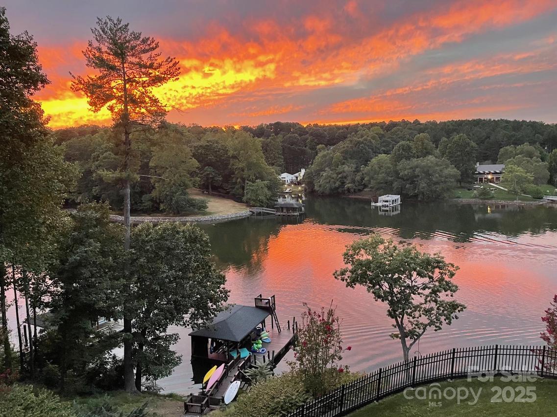 649 46th Avenue Dr., Hickory, NC 28601