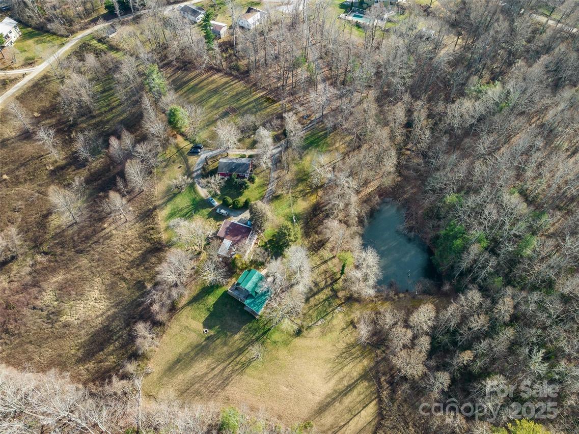 255 & 257 Crescent St., Saluda, NC 28773