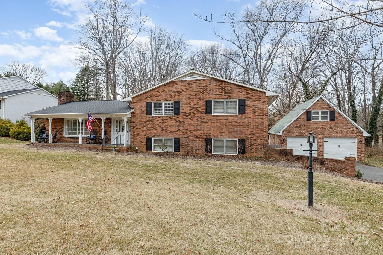 4520 Bridgewater Dr., Clemmons, NC 27012