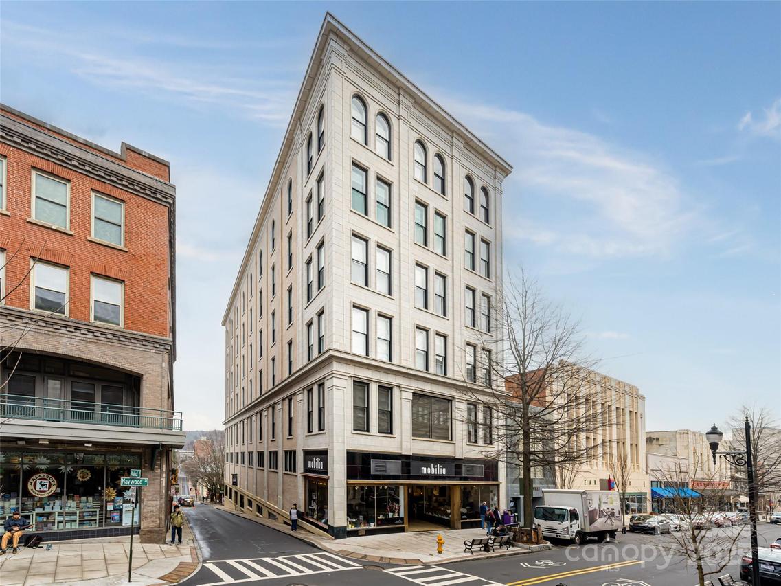 84 W Walnut St. #604, Asheville, NC 28801