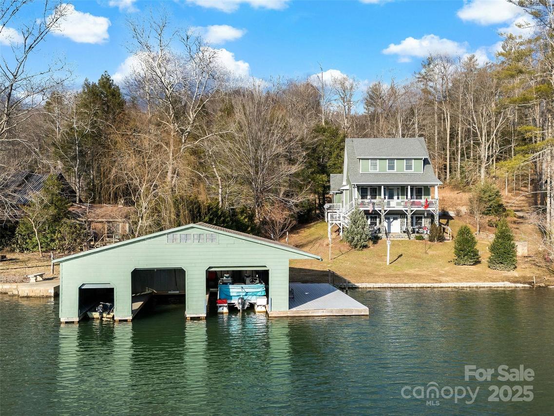 300 Lakeshore Dr., Marion, NC 28752