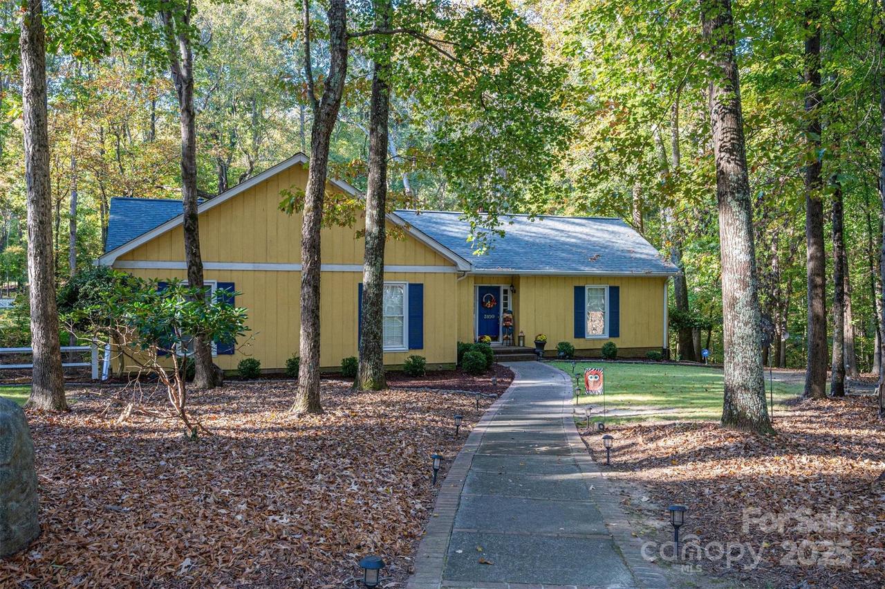 3100 Valentine Ln., Charlotte, NC 28270