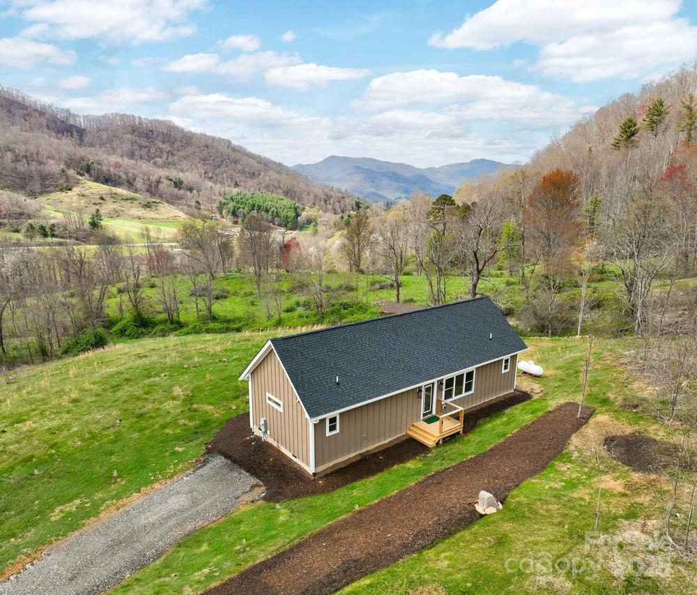 295 Split Pine Cove, Clyde, NC 28721