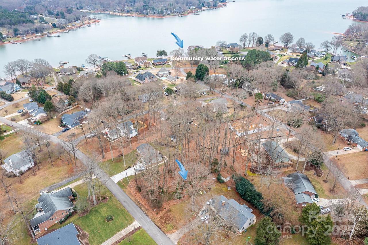 Crystal Cir., Mooresville, NC 28117