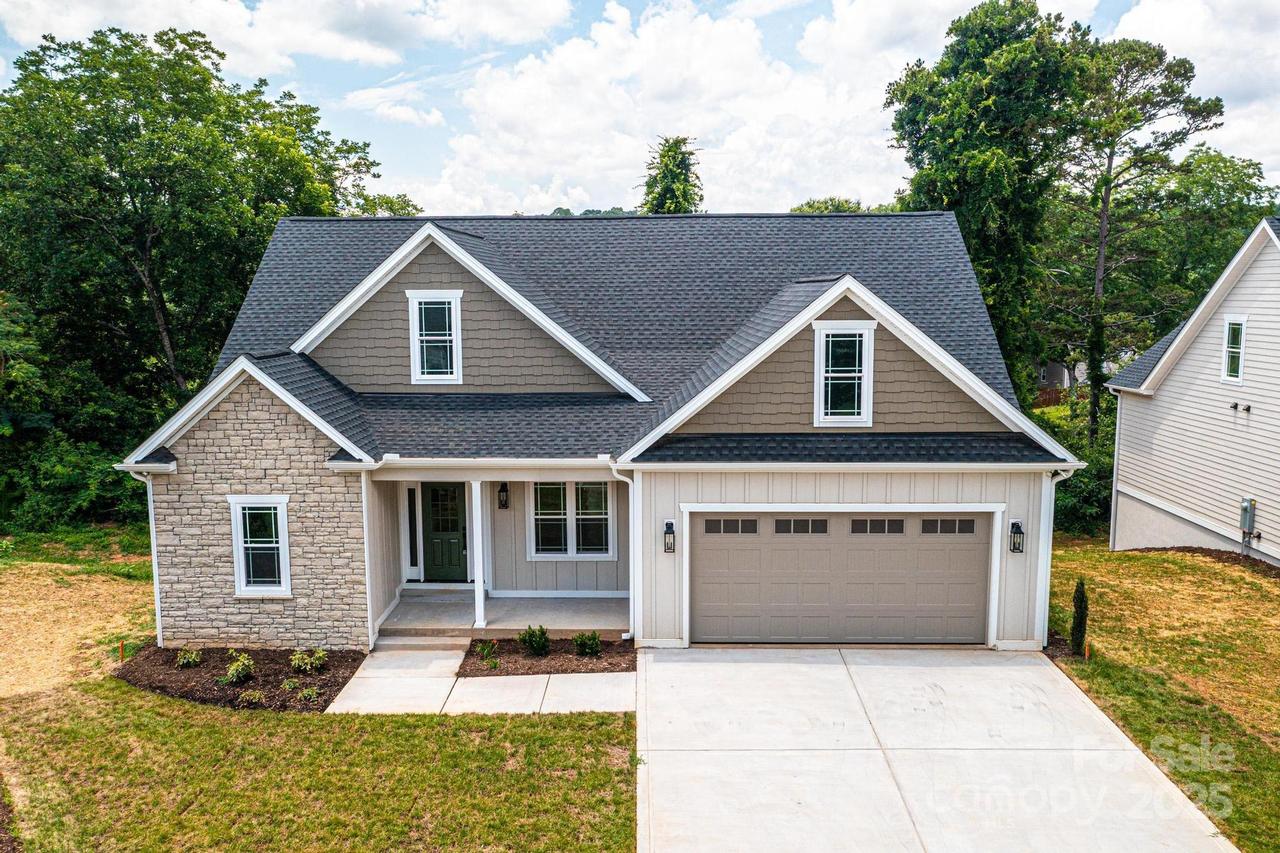 2113 6th St. #2, Hickory, NC 28601