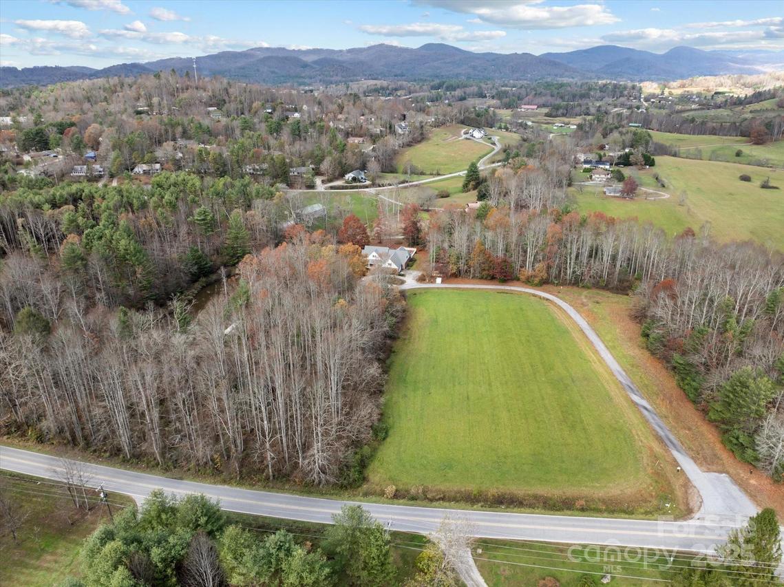 000 Southern Visions Dr., Hendersonville, NC 28792