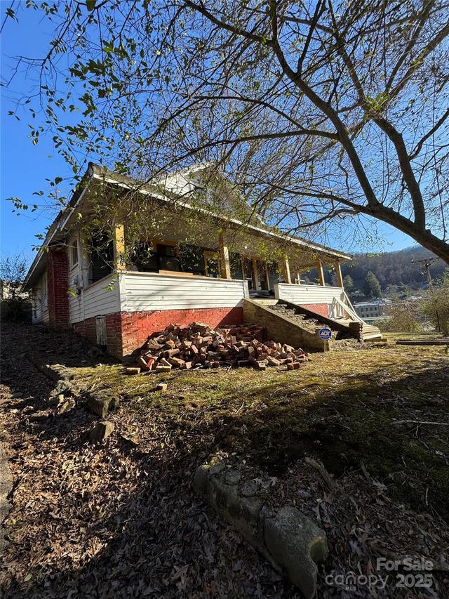 16 Drury St., Sylva, NC 28779