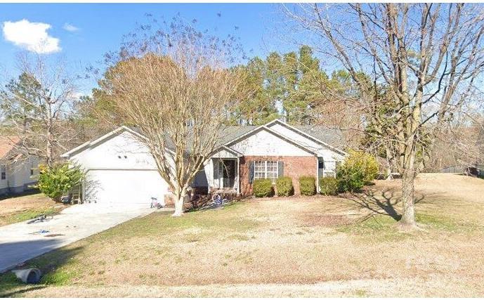 212 Remington Dr., Midway Park, NC 28544