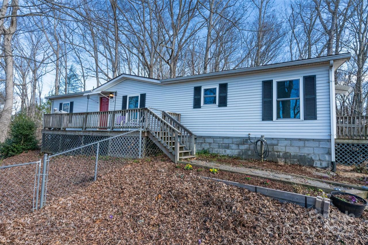 55 Lack Ln., Clyde, NC 28721