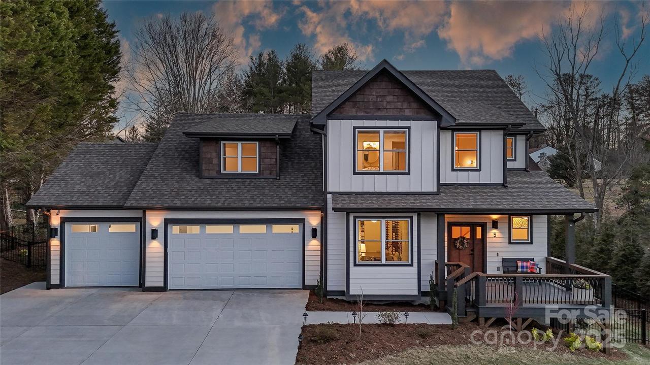 5 Pine Spring Dr., Asheville, NC 28805