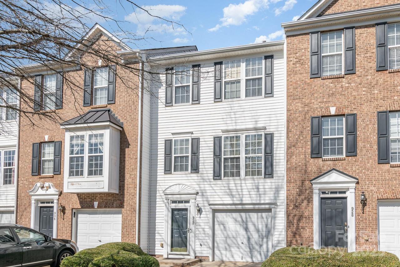 932 Tiger Ln., Charlotte, NC 28262