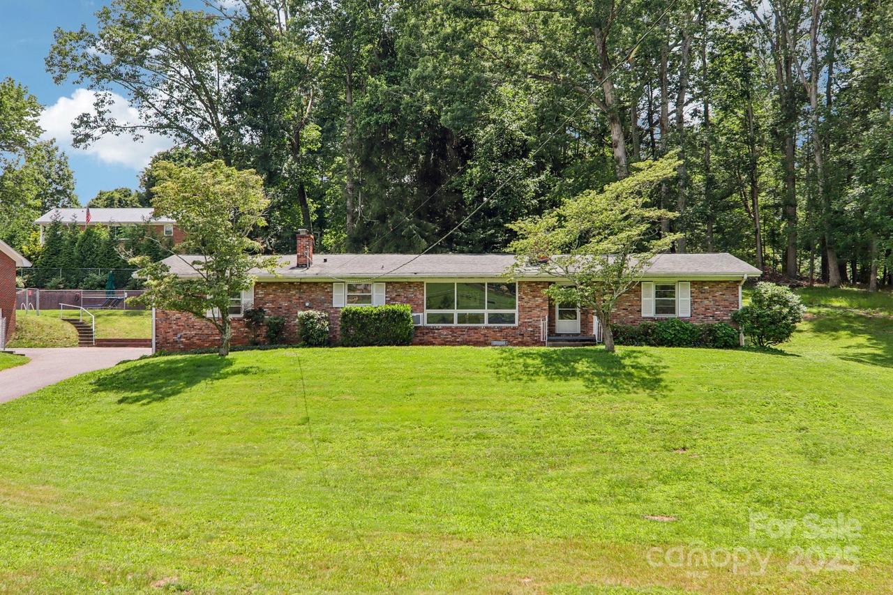 324 Old Leicester Hwy., Asheville, NC 28806