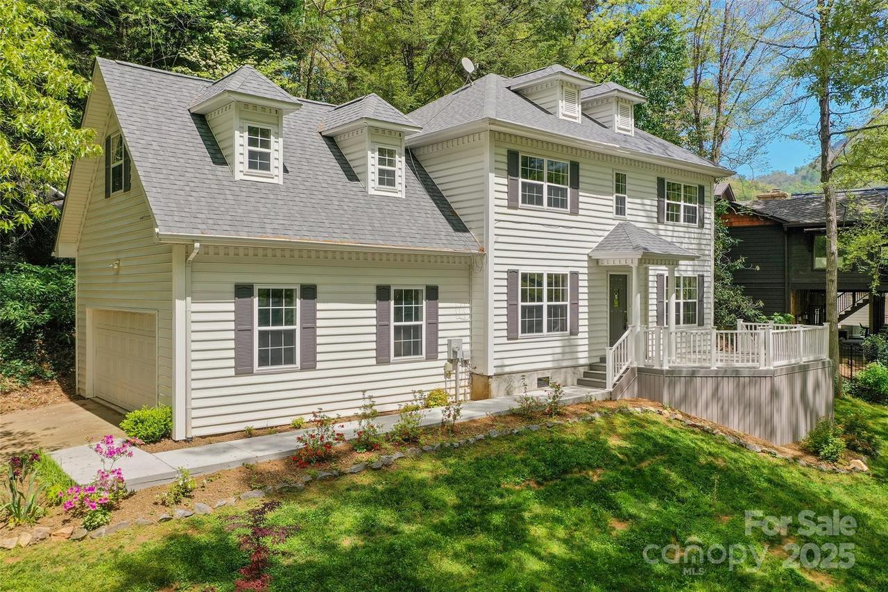 16 Jackson Dr., Waynesville, NC 28786