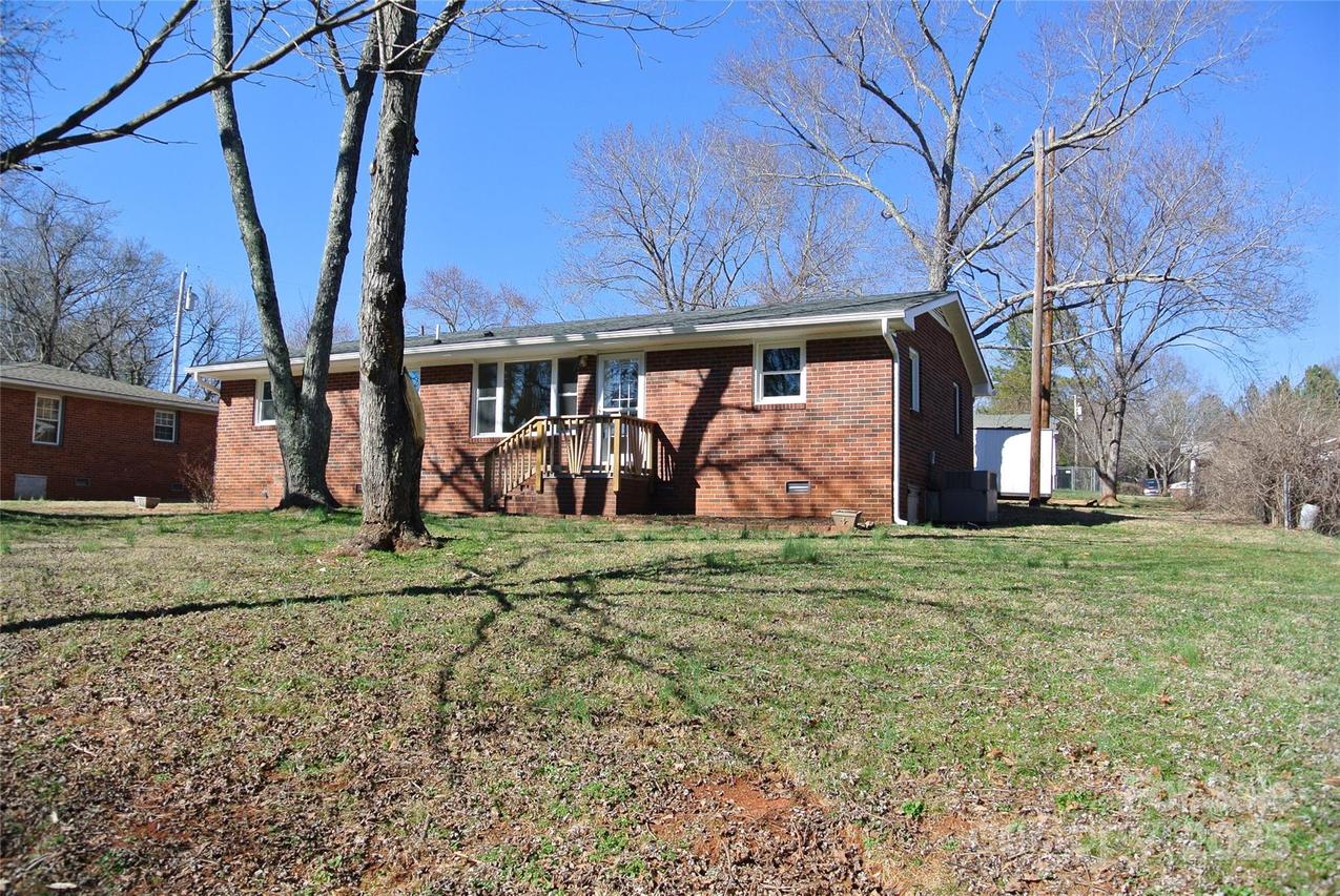 284 Brackett Rd., Forest City, NC 28043