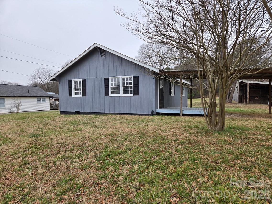 915 Chapel St., Landis, NC 28088