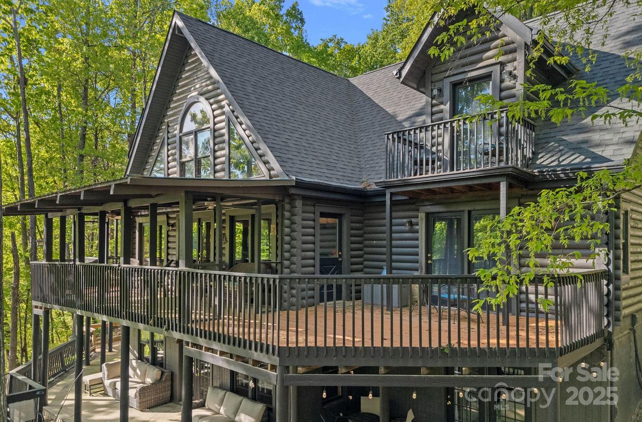 106 Mcnaron Ln., Mooresville, NC 28117