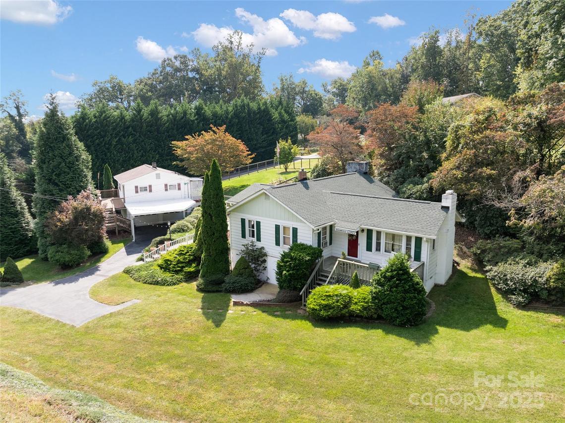 338 Morgan Rd., Candler, NC 28715