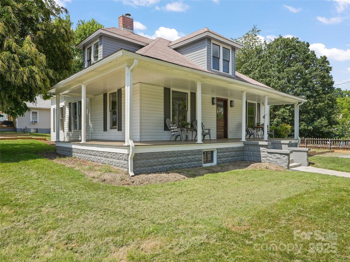 163 Pharr St., Canton, NC 28716