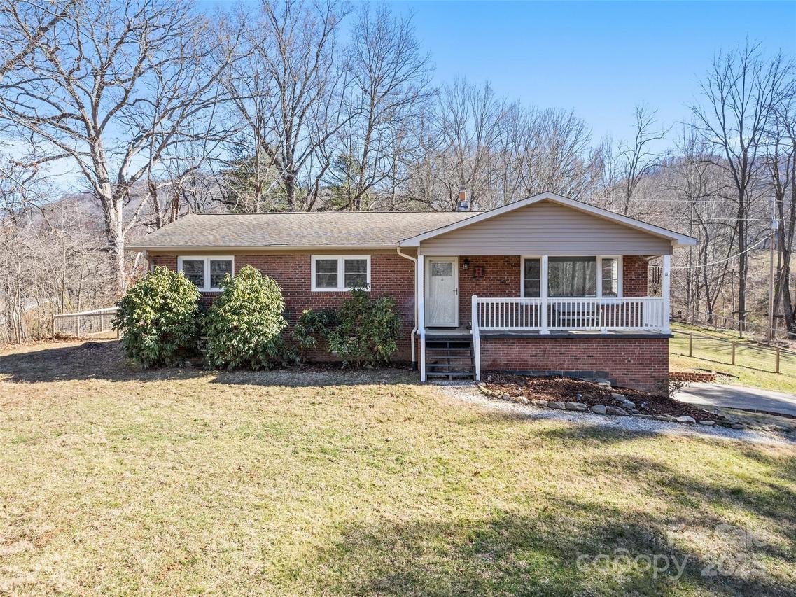 200 Stamey Cove Rd., Clyde, NC 28721