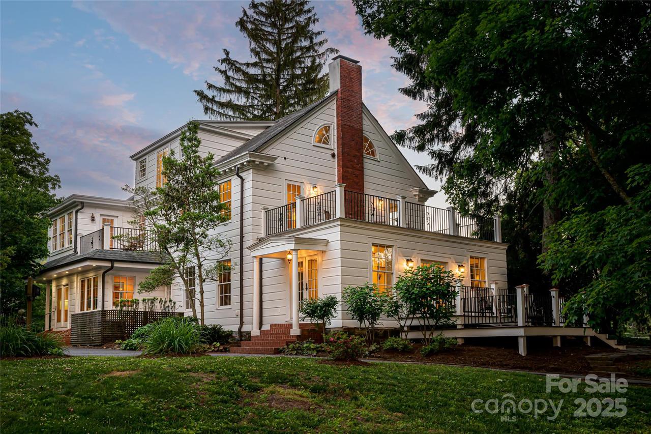1 Evelyn Pl., Asheville, NC 28801