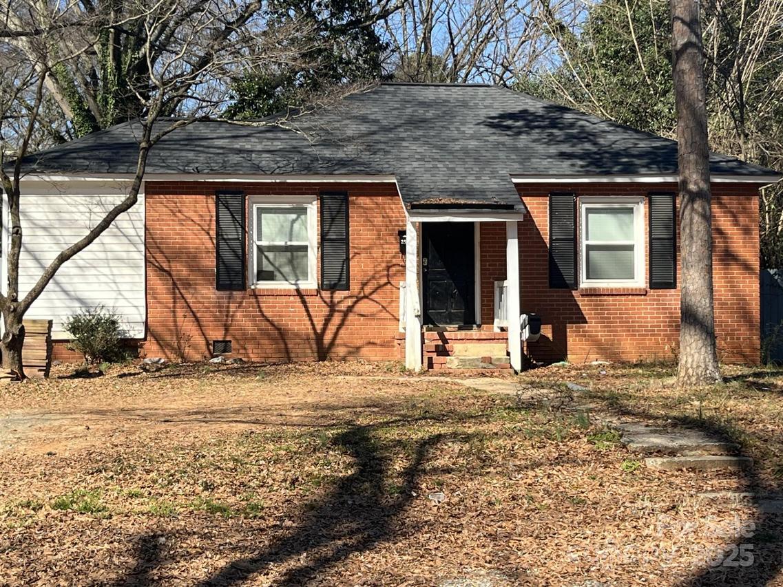 2518 Lumina Ave., Charlotte, NC 28208