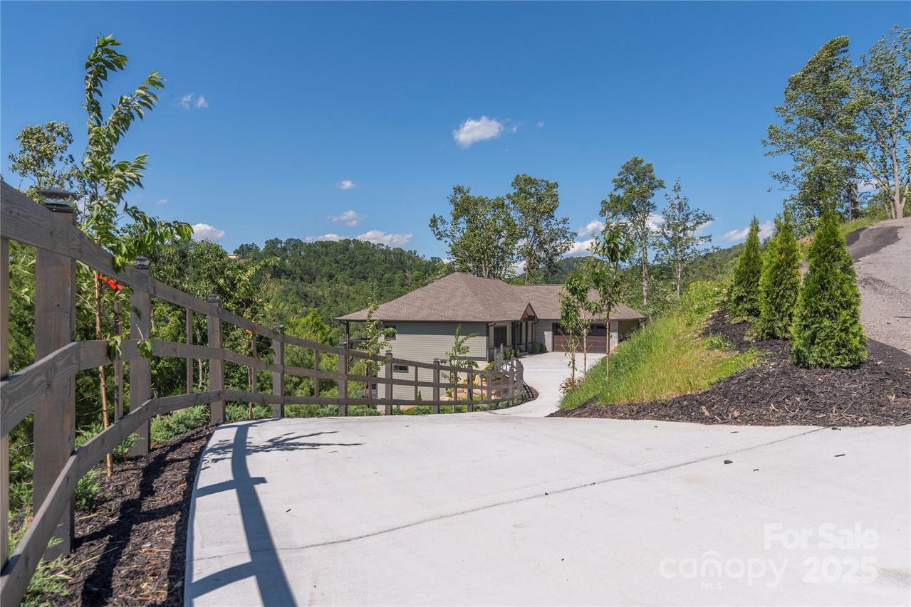 54 Herron View Ln., Weaverville, NC 28787